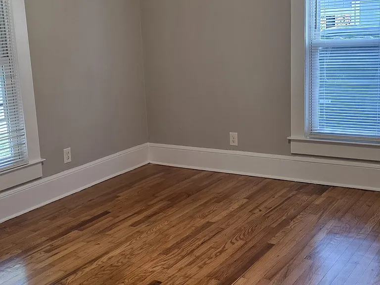 204 Maywood Ave — Photo 17