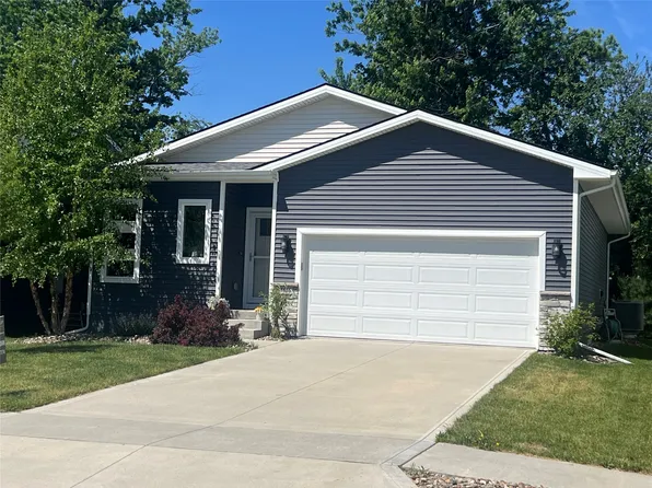 4616 167th St, Urbandale, IA 50323