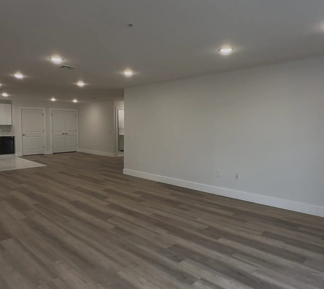 1 bed, 1200 sqft, $2,100 — Photo 1