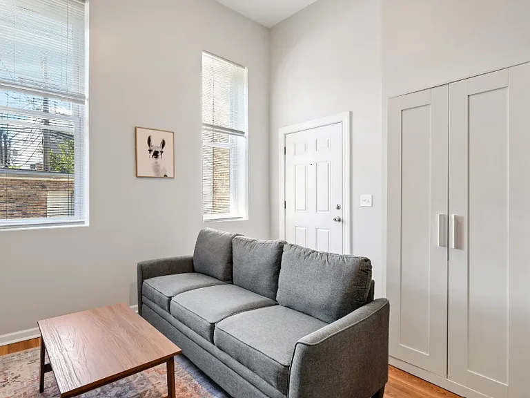 1812 S Throop St #1R — Photo 1