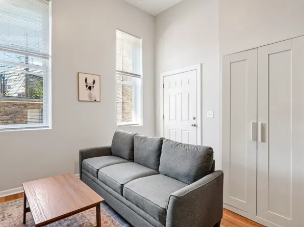 1812 S Throop St #1R, Chicago, IL 60608