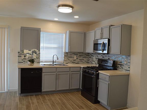 4th image of 906 Mulder Dr