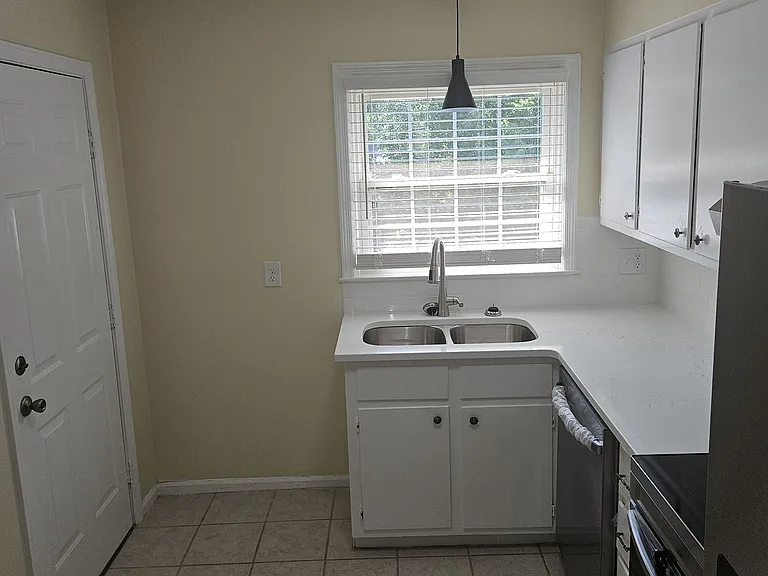 2302 20th Ave #2 — Photo 12