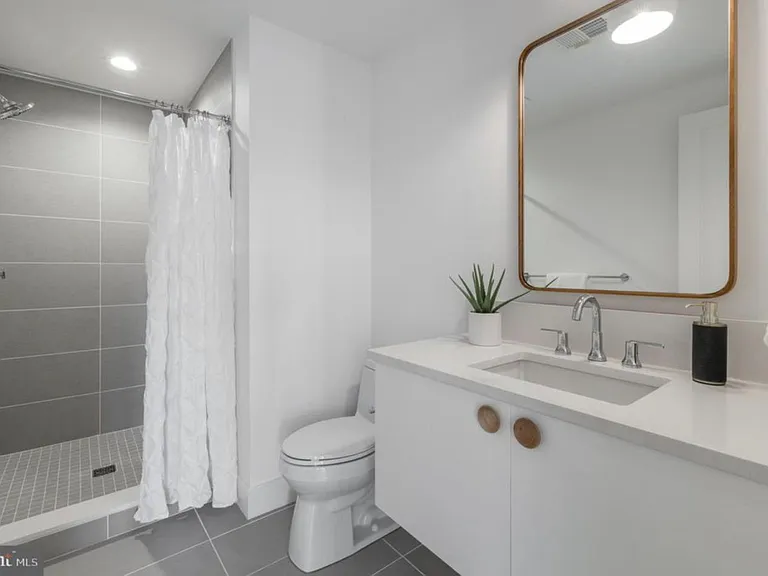 1844 3rd St NW #203 — Photo 6