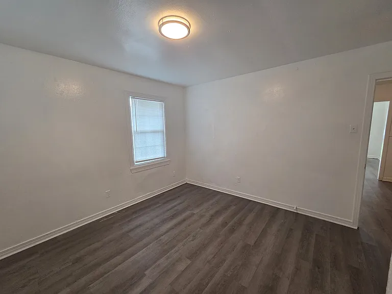 1007 Traffic St #1007 — Photo 7