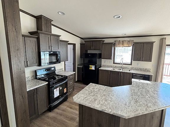 5th image of 706 Colfax St