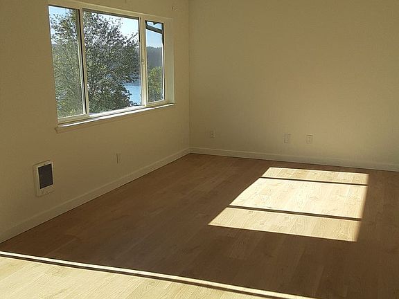 5th image of 1628 Trenton Ave APT E6