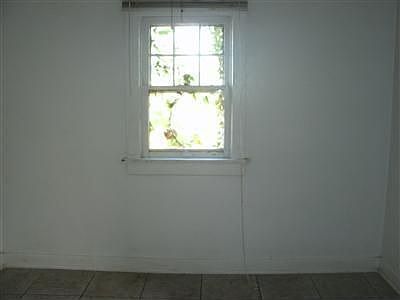 3rd image of 1303 Huffman Ave