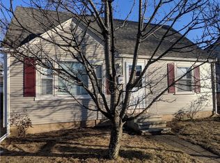 66 Louis Ave, Providence, RI 02907