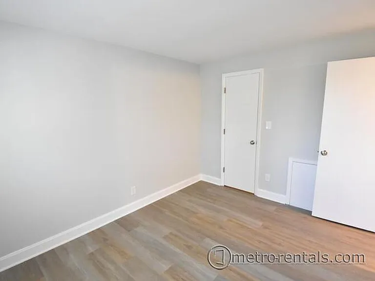 518 Oakland Park Ave — Photo 10