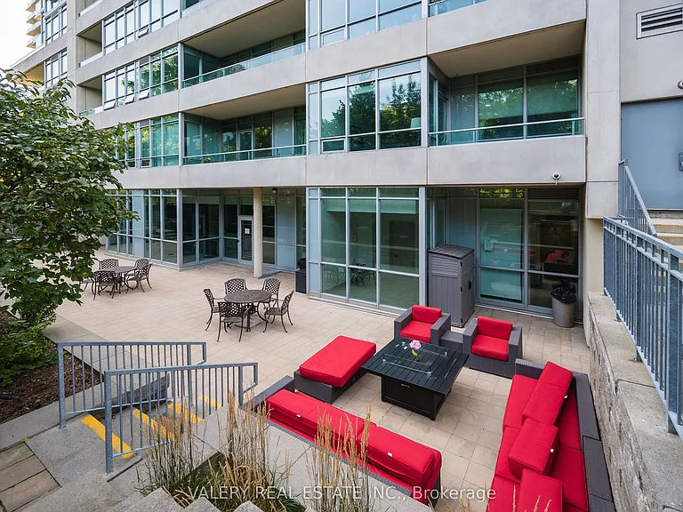 1055 Southdown Rd #201 — Photo 40