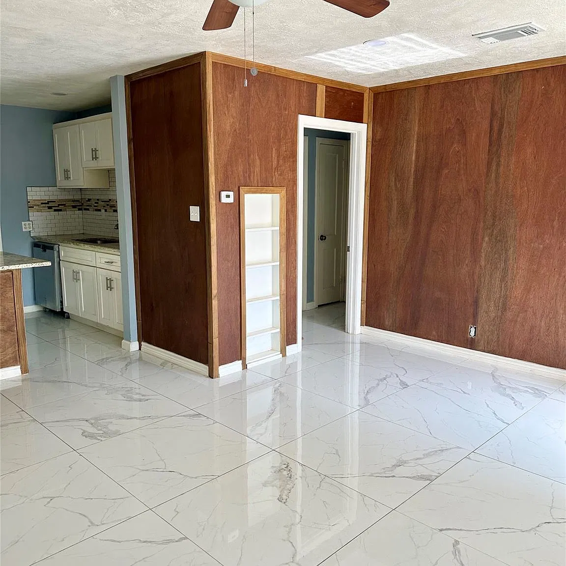 3 bed, 2.0 bath, 1300 sqft, $1,500 — Photo 3