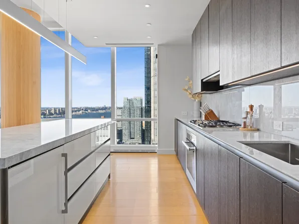 15 Hudson Yards image 7 of 35