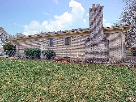 5th image of 21631 Tapert Ave