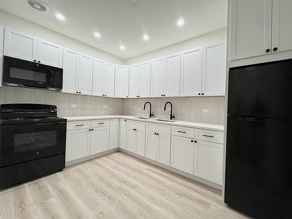 5th image of 952 Bedford Ave #A3