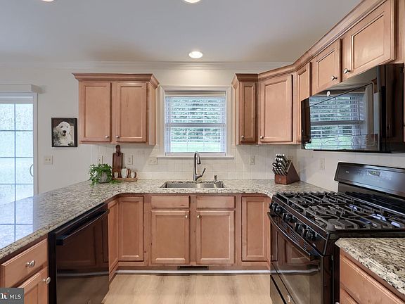 3rd image of 710 Keller Dr