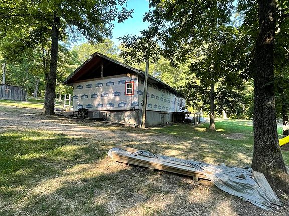 5th image of 293 Center Ln