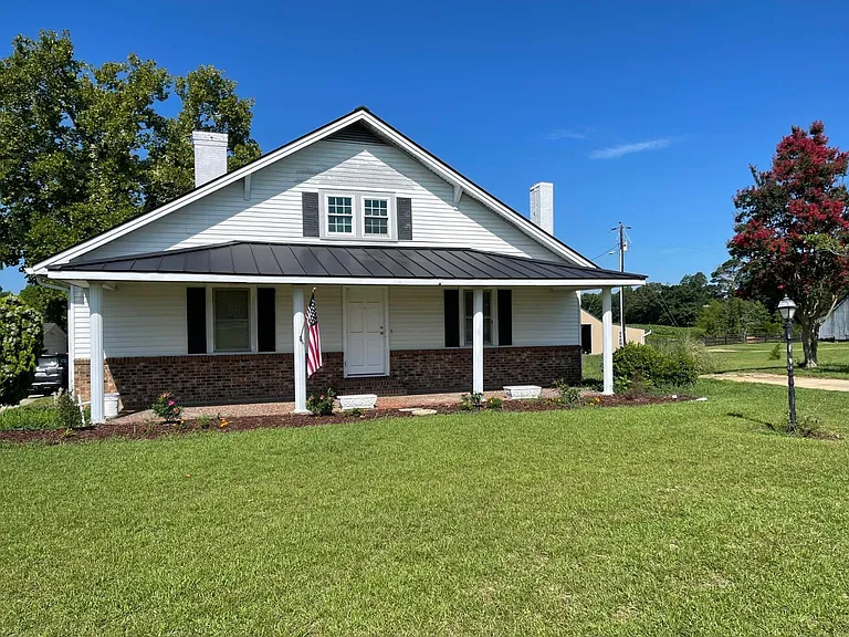 3689 Baileys Crossroads Rd — Photo 2