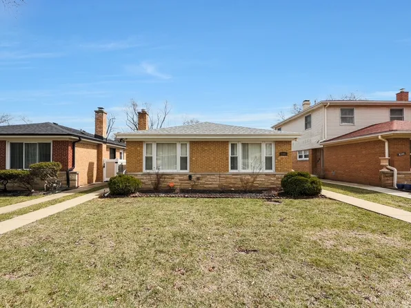 8545 Monticello Ave, Skokie, IL 60076