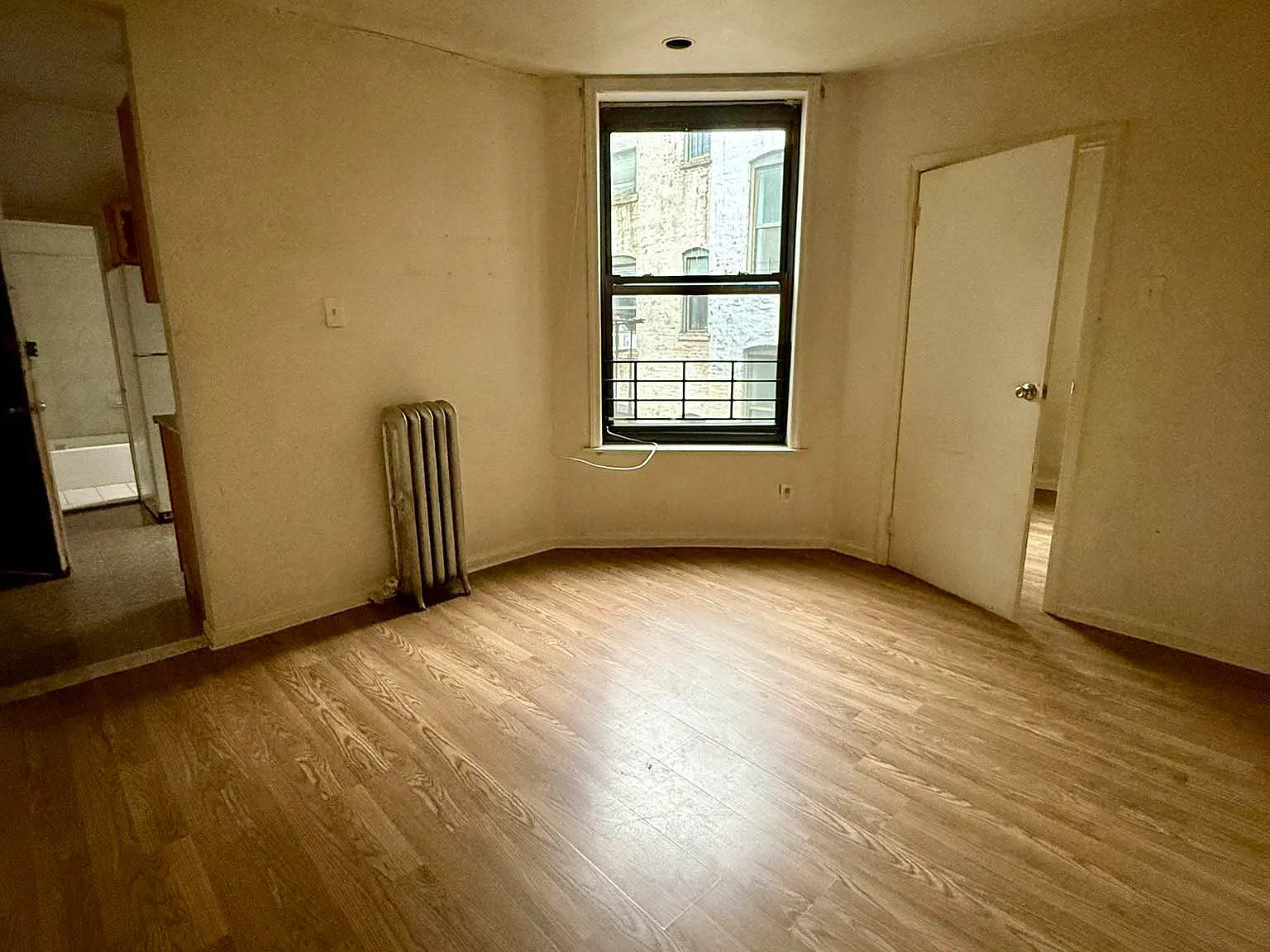 28-14 Crescent Street — Photo 2