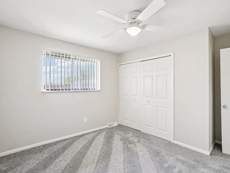 Rivercrest Apartments — Photo 35