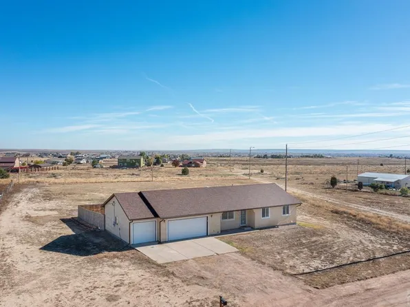 393 E Chadwick Dr, Pueblo West, CO 81007