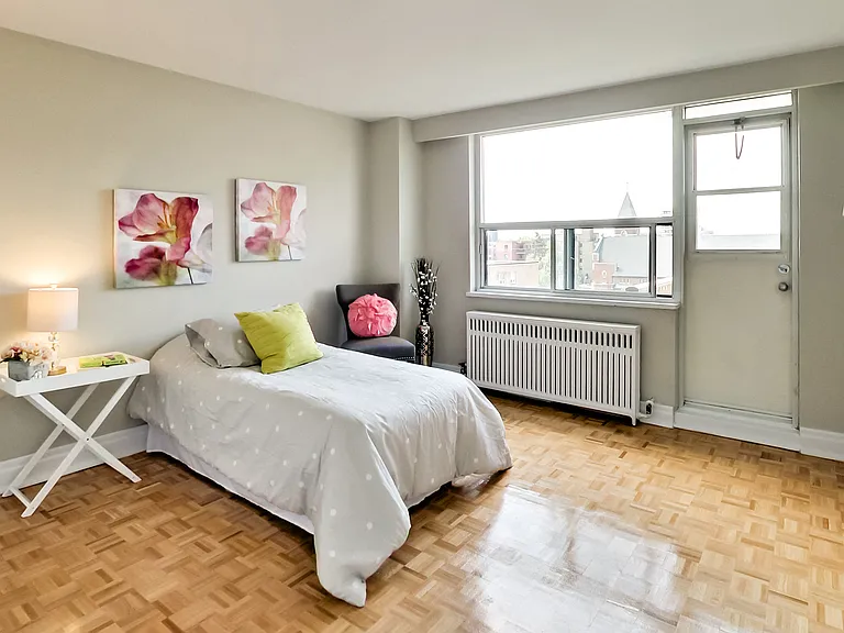 680 Roselawn Ave — Photo 61