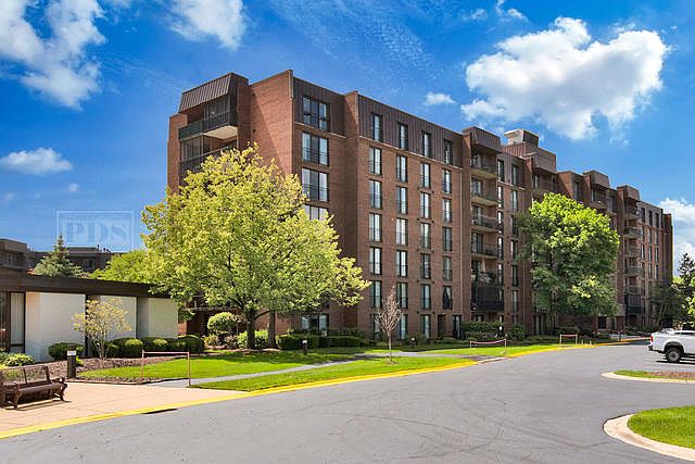 1st image of 111 Acacia Dr APT 406