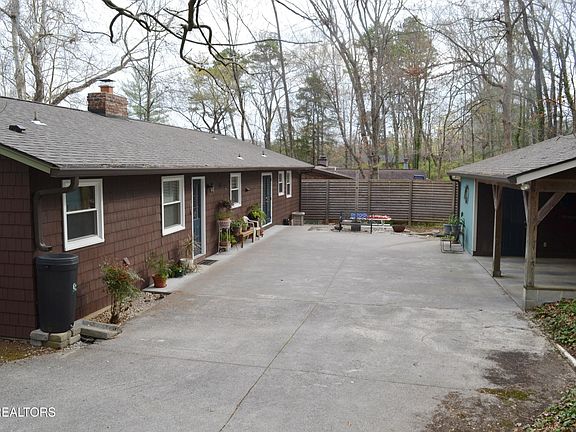 4th image of 3112 Saratoga Dr