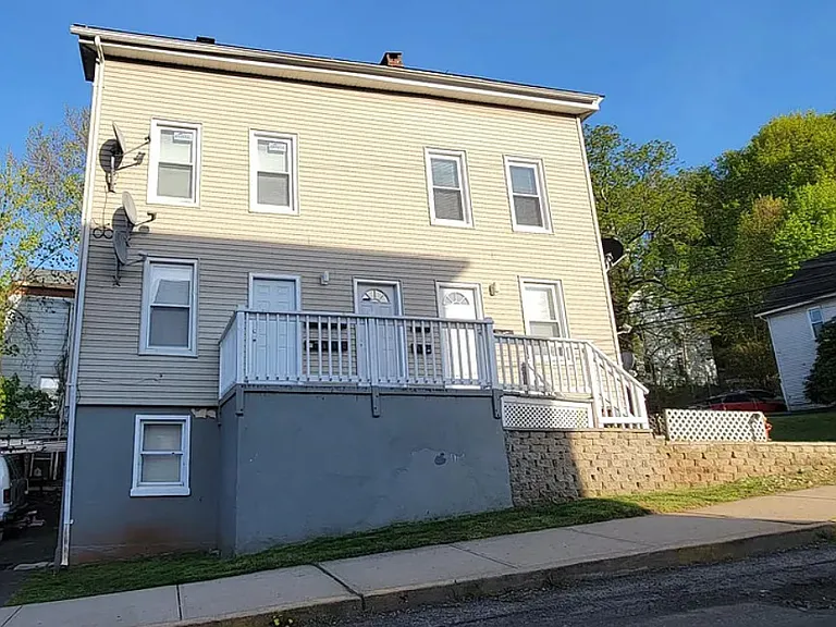 50 Olive St #1B — Photo 1
