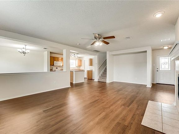 3rd image of 1720 Timber Glen Dr