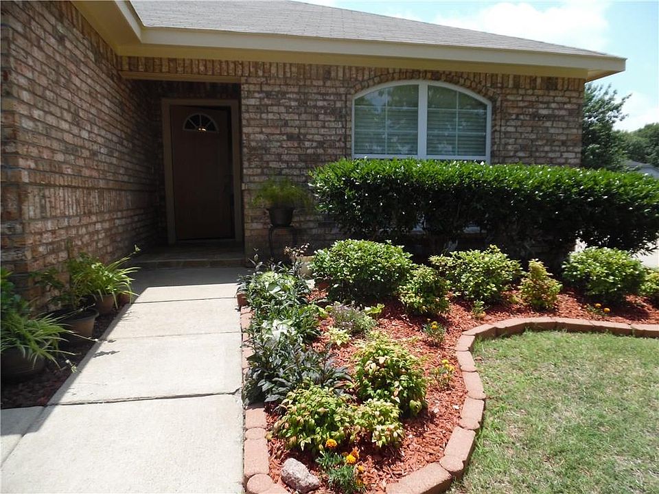1st image of 2633 Shady Grove Ln
