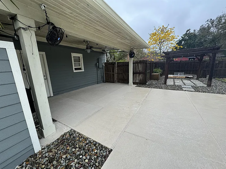 1345 W Smith St — Photo 26