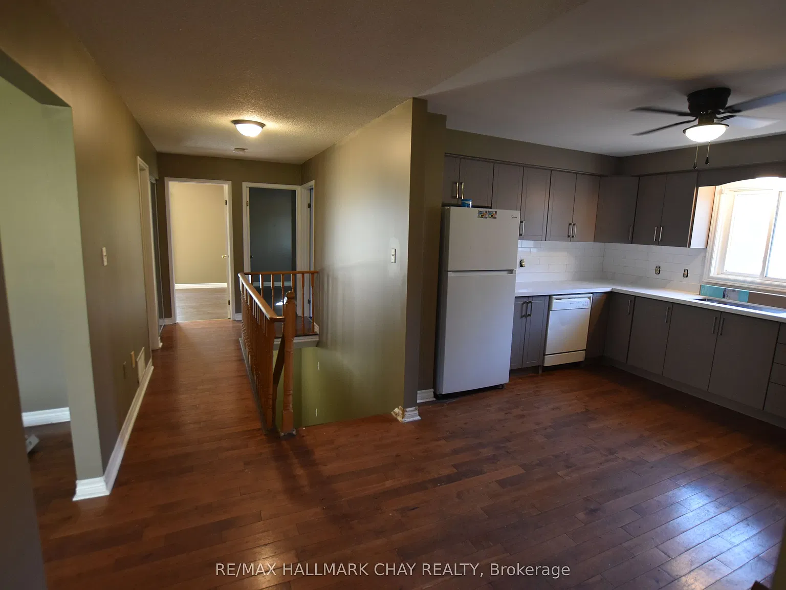 3 bed, $2,300 — Photo 2