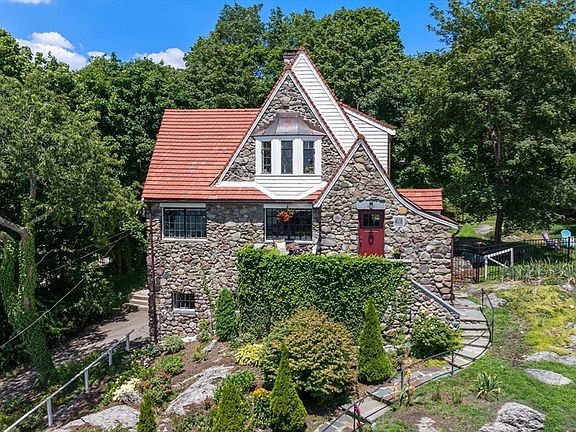 3rd image of 63 Crabtree Rd Lot A