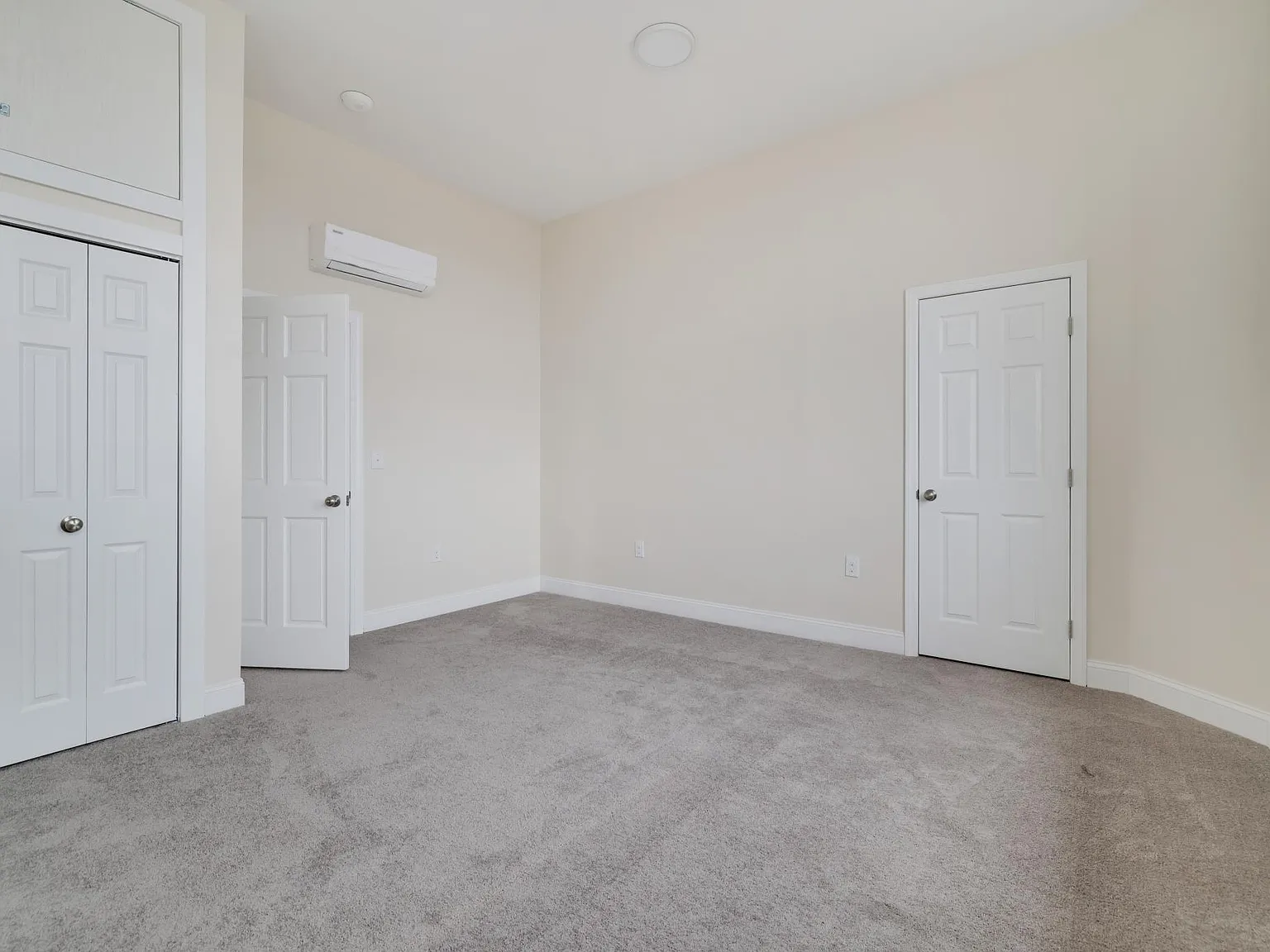 2 bed, 942 sqft, $1,550 — Photo 4