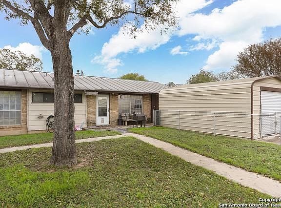2nd image of 442 E Villaret Blvd