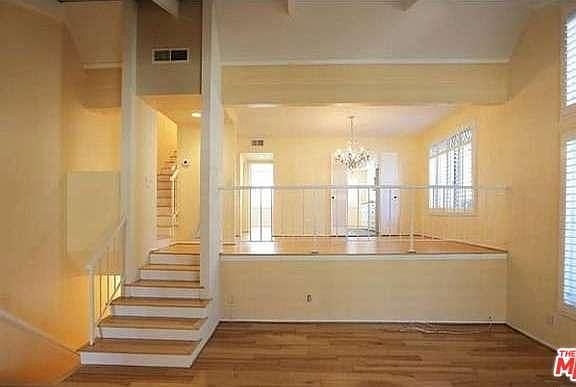 2nd image of 11868 Moorpark St APT K