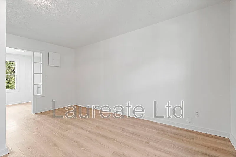 Studio, 1.0 bath, 300 sqft, $895 — Photo 3