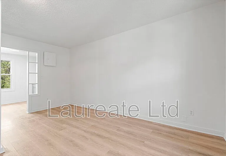 2631 W Pikes Peak Ave — Photo 3