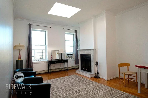 Rented by Sidewalk Realty LLC | media 11