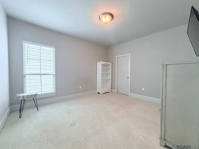 6643 Silver Oak Dr — Photo 14