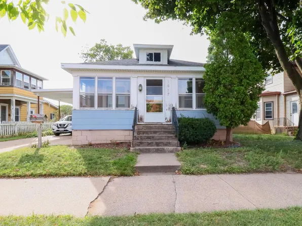 1617 Charles STREET, La Crosse, WI 56403