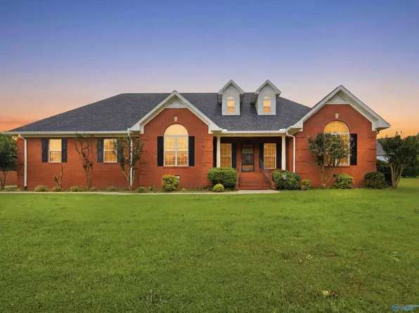 1417 N Carlisle St, Albertville, AL 35951