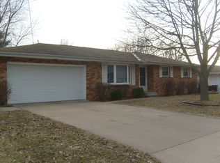 120 Lakeview Dr, Morton, IL