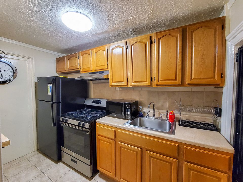 1st image of 250 Monroe St #3
