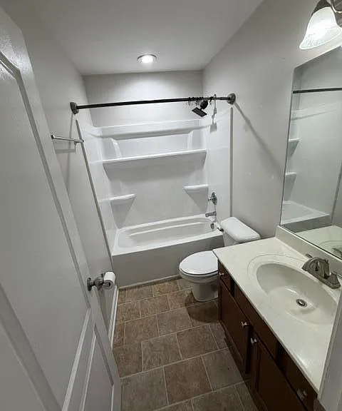 156 Stephen Dr — Photo 4