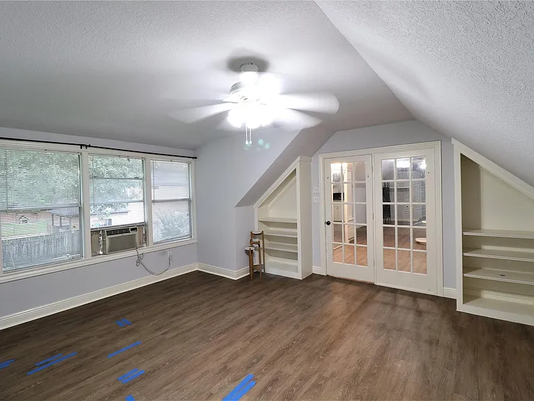 1702 Cougar Creek St — Photo 6