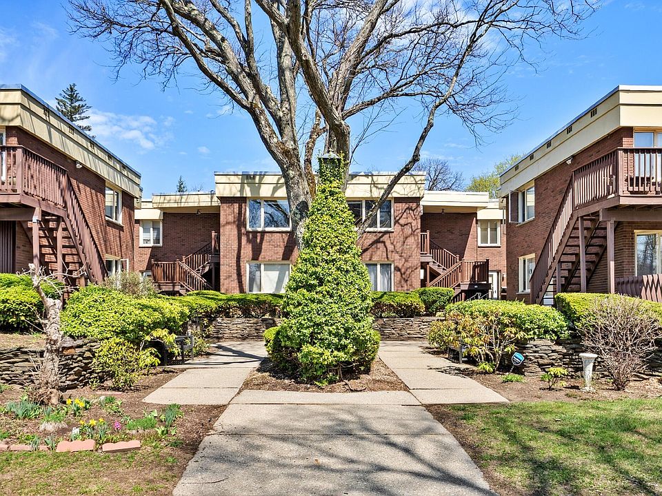 1st image of 1 Colt Rd APT 7
