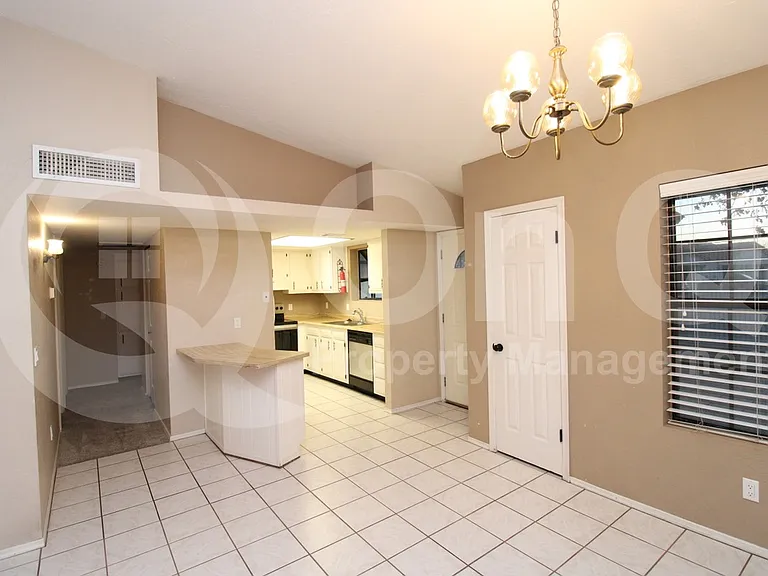 1500 N Sunview Pkwy #9 — Photo 5